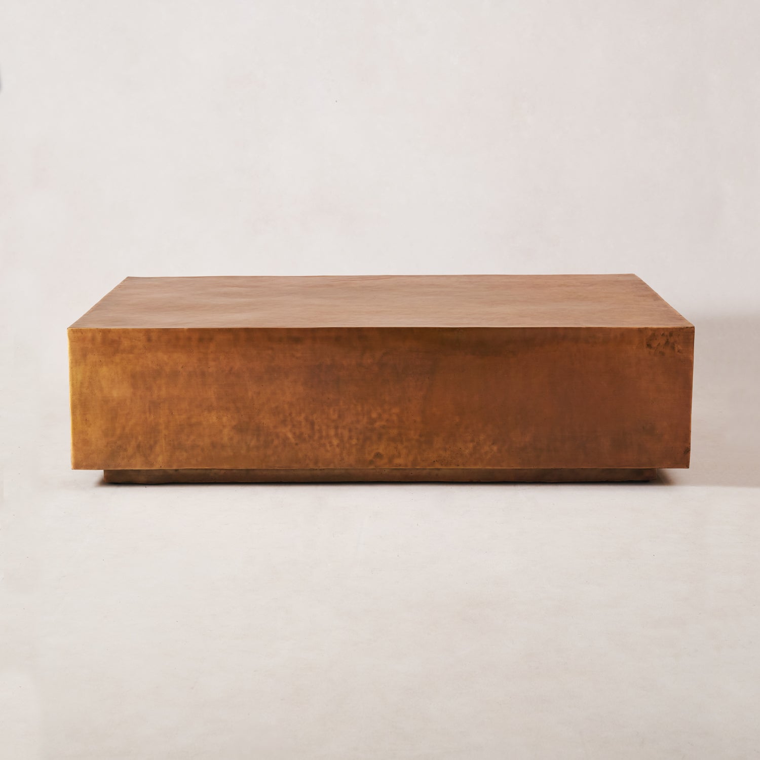 Table basse en cuivre antique