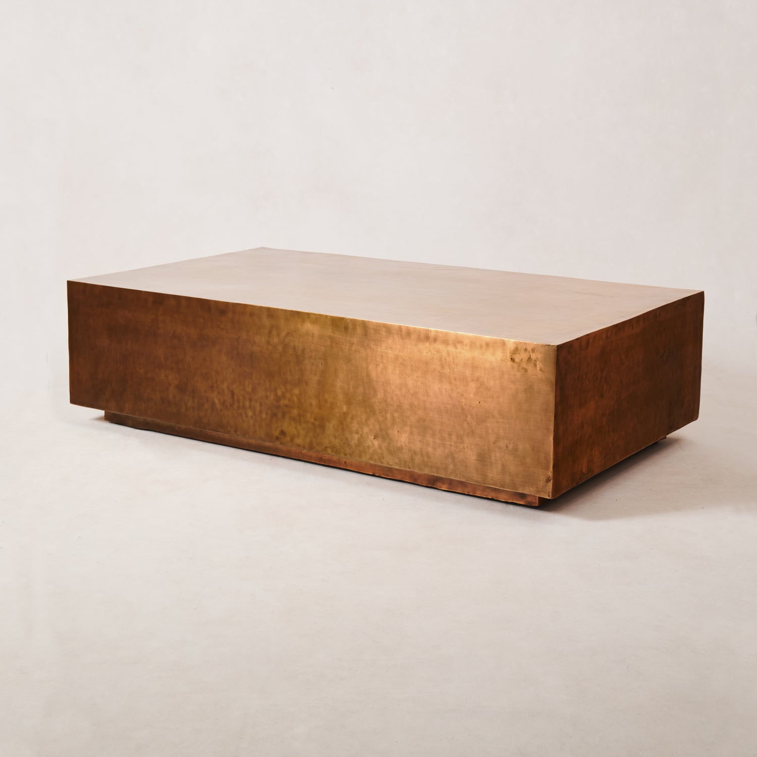 Table basse en cuivre antique