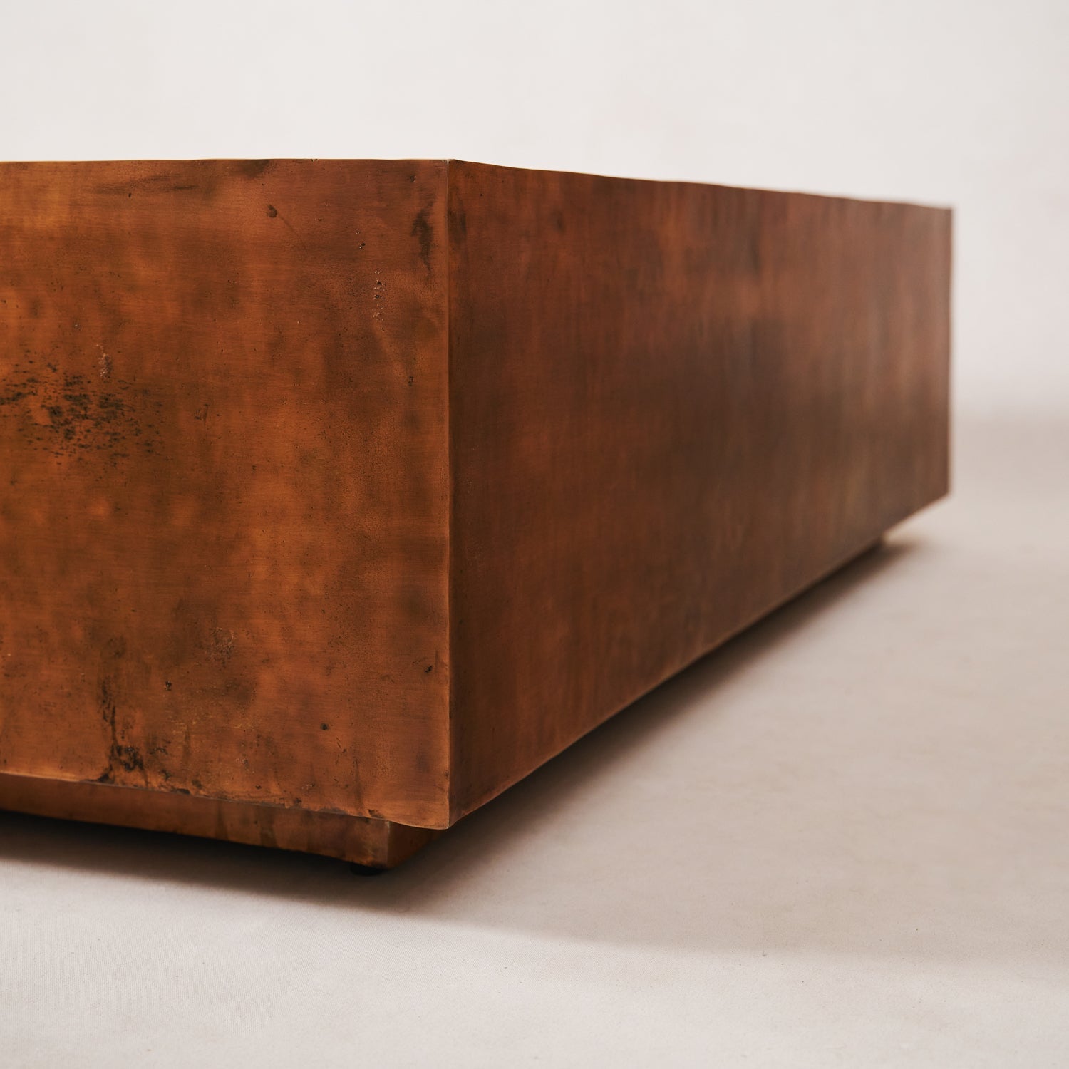 Table basse en cuivre antique