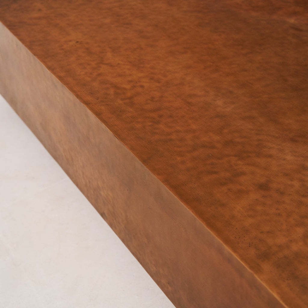 Table basse en cuivre antique