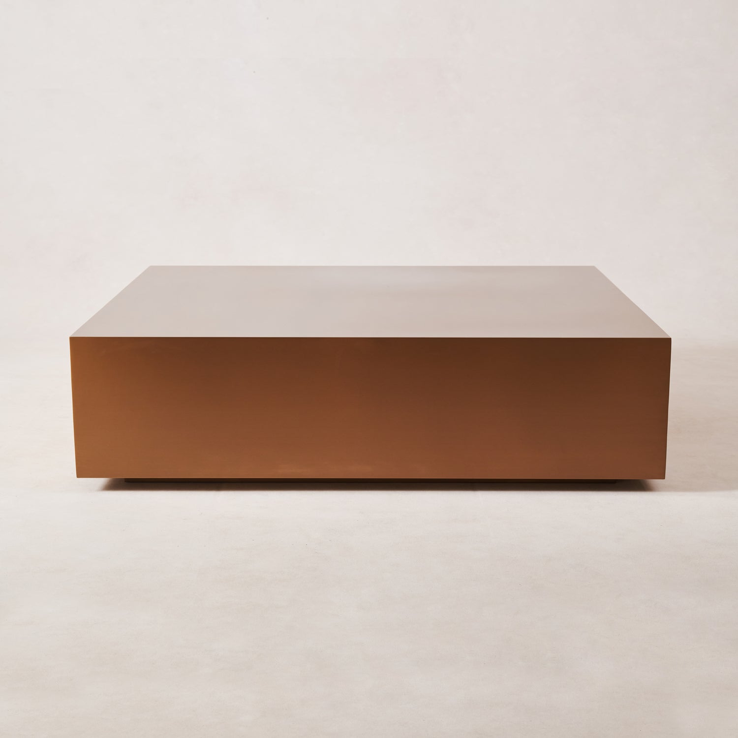 Table basse en cuivre