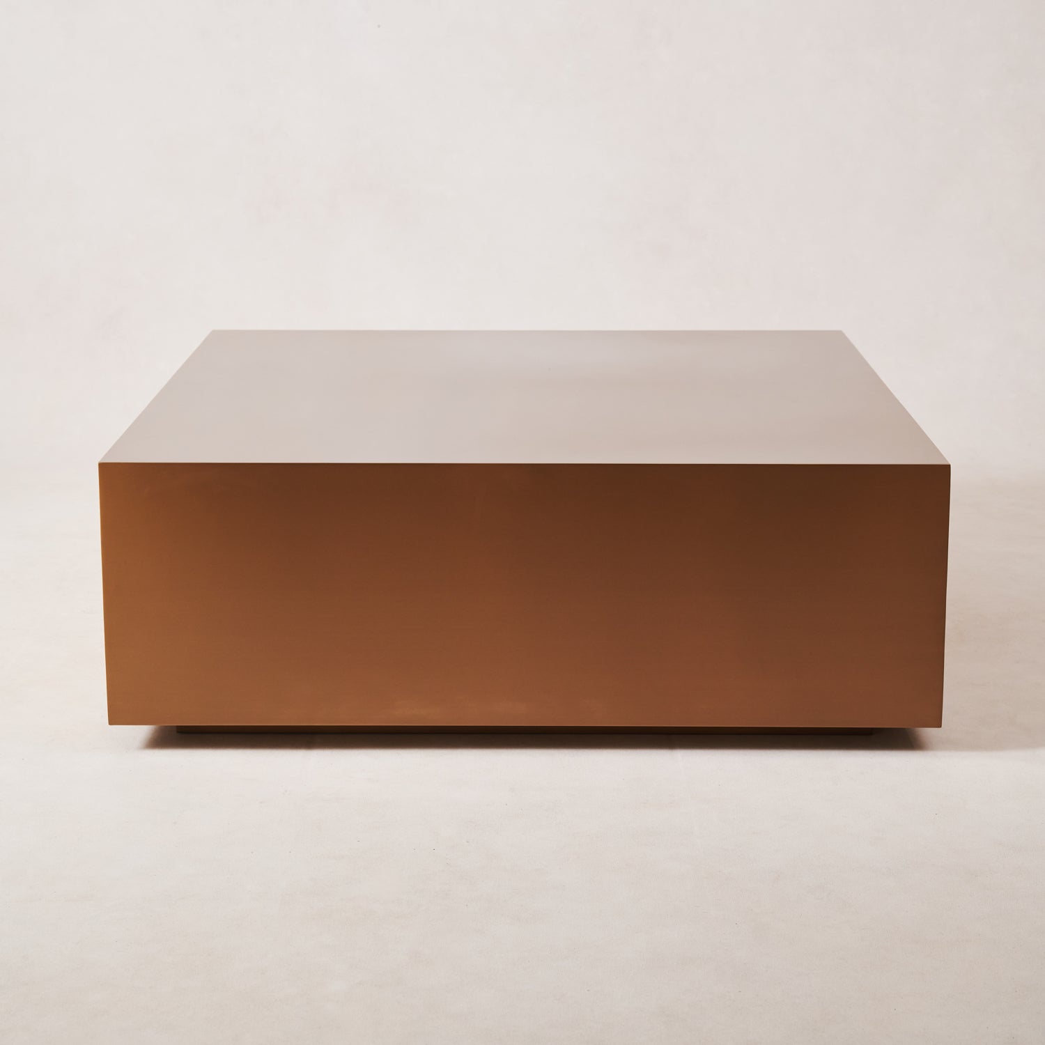 Table basse en cuivre