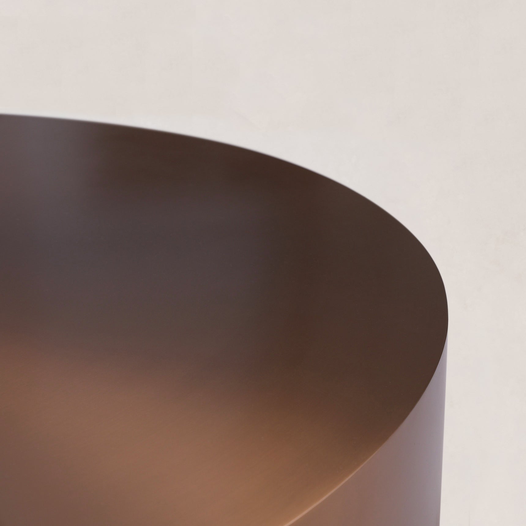 Table basse en cuivre